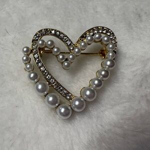 Source Unknown Gold and Silver Heart Brooch
